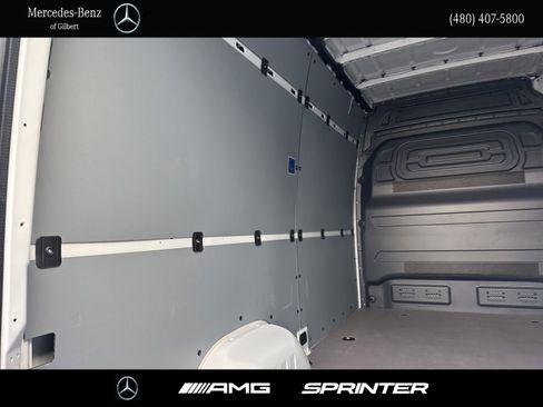 Used 2025 Mercedes-Benz Sprinter 2500 image 8