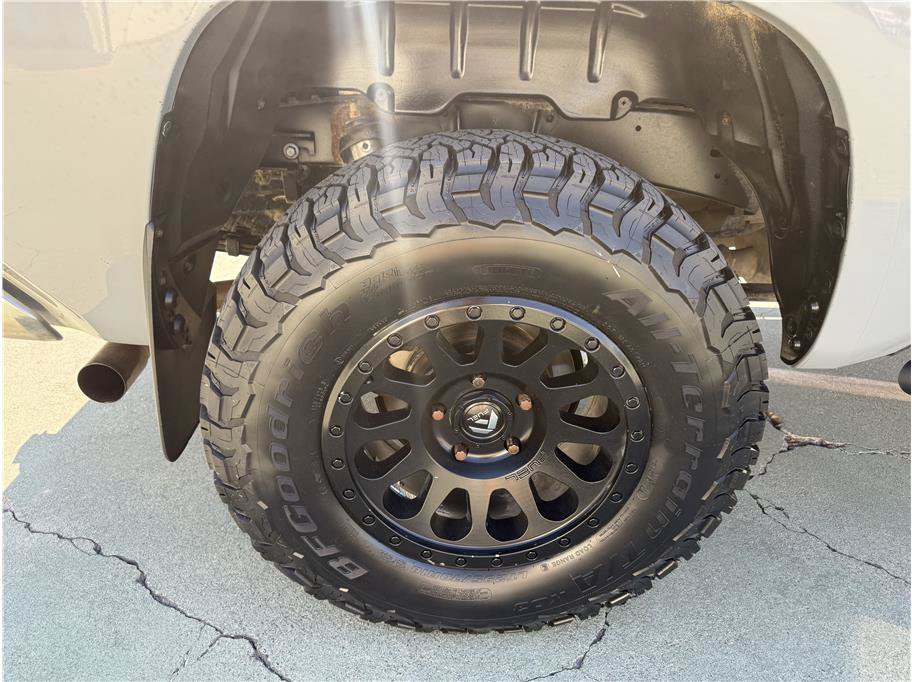 Used 2019 Toyota Tundra SR5 w/ TRD Off Road Package AWD/4WD image 16