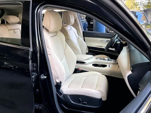 Used 2022 Genesis GV70 2.5T image 8