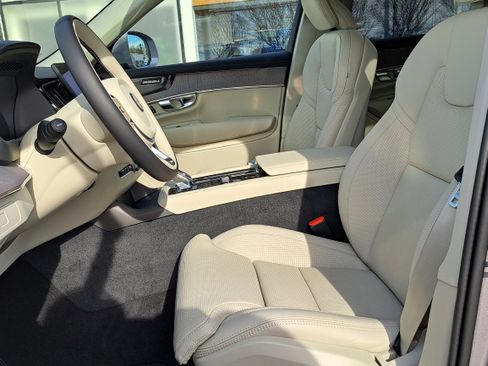 New 2026 Volvo XC90 B5 Ultra image 6