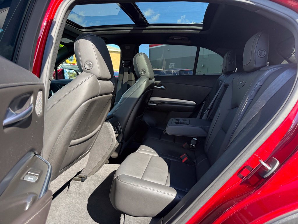 Used 2021 Cadillac XT4 Premium Luxury w/ Cold Weather Package AWD/4WD image 14