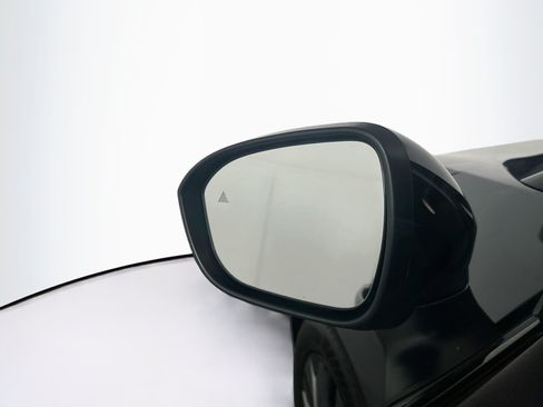 Used 2023 Nissan Ariya FWD image 16