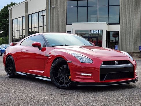 Used 2012 Nissan GT-R Premium AWD/4WD image 39