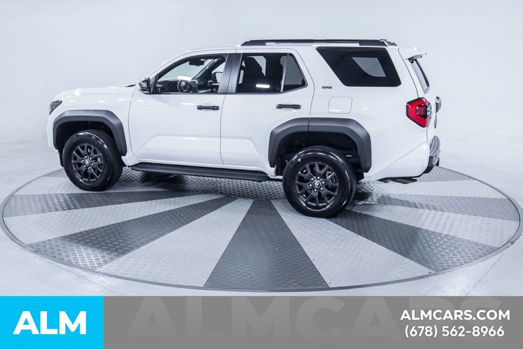 Used 2025 Toyota 4Runner SR5 AWD/4WD image 5