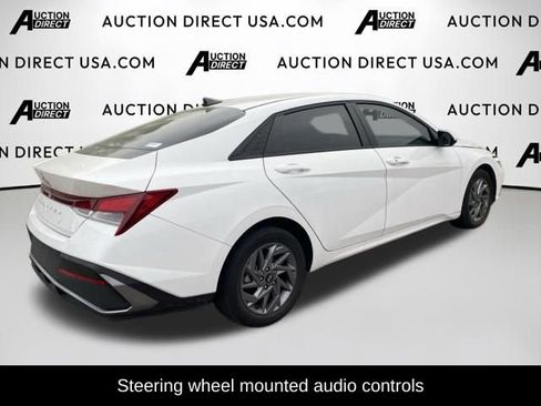 Used 2024 Hyundai Elantra SEL image 6