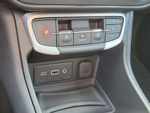 Used 2022 GMC Terrain SLE FWD image 27