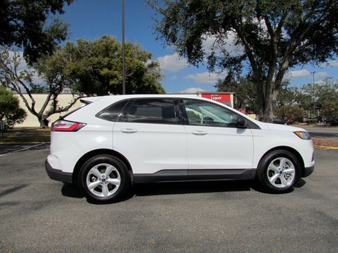 Used 2021 Ford Edge SE image 11