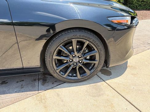 Used 2019 MAZDA MAZDA3 Hatchback w/ Premium Package FWD image 12