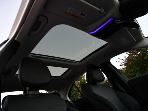 Used 2025 Mercedes-Benz C 300 Sedan image 43