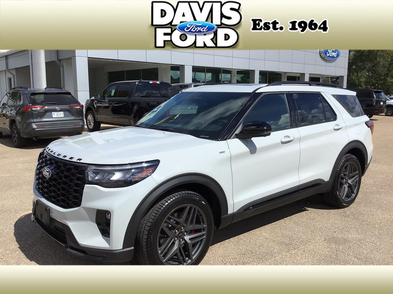New 2027 Ford Explorer ST-Line w/ Premium Package AWD/4WD image 1