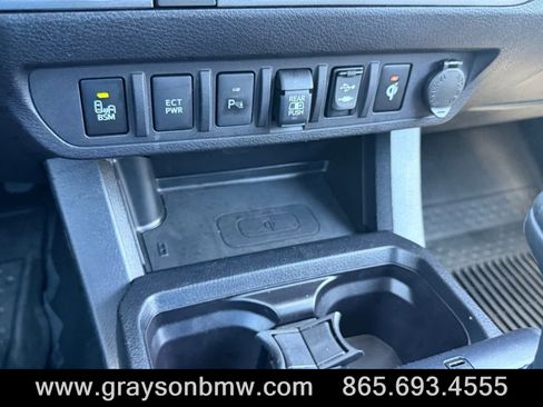 Used 2019 Toyota Tacoma TRD Off-Road AWD/4WD image 27