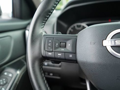 Used 2025 Nissan Rogue SV FWD image 31