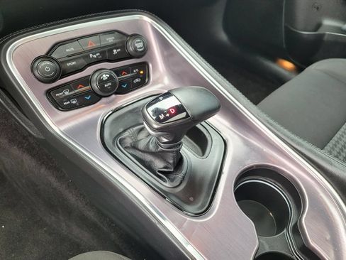 Used 2017 Dodge Challenger SXT w/ Driver Convenience Group RWD image 19