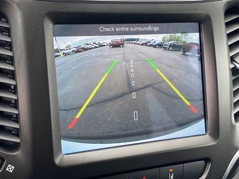Used 2022 Jeep Cherokee Trailhawk AWD/4WD image 11