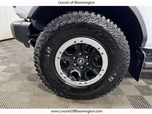 Used 2023 Ford Bronco Badlands w/ Sasquatch Package AWD/4WD image 12
