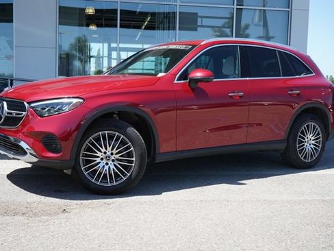 Used 2026 Mercedes-Benz GLC 300 image 4