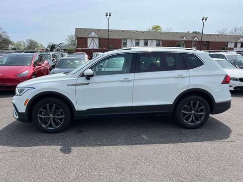 Used 2024 Volkswagen Tiguan SE FWD image 9