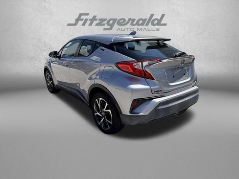 Used 2019 Toyota C-HR XLE image 3