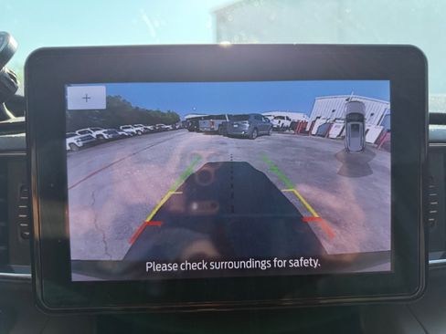 Used 2023 Ford Explorer XLT w/ Equipment Group 202A RWD image 13