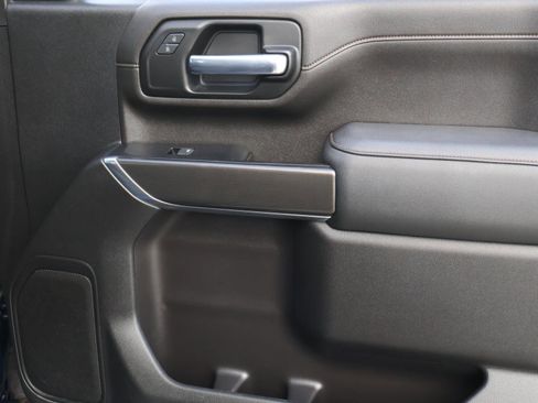 Used 2022 GMC Sierra 2500 AT4 image 17