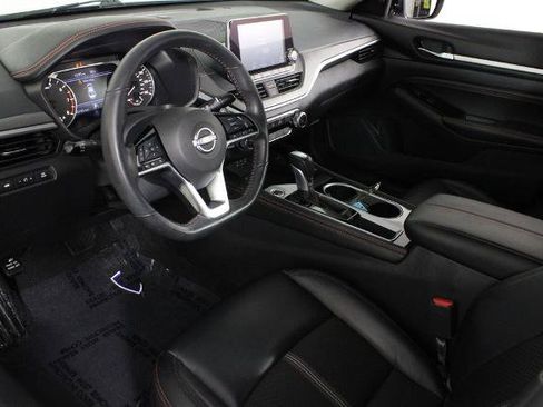 Certified 2023 Nissan Altima 2.5 SR FWD image 19