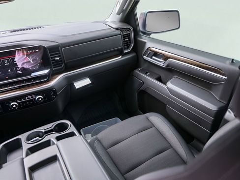 Used 2025 GMC Sierra 1500 Elevation image 29