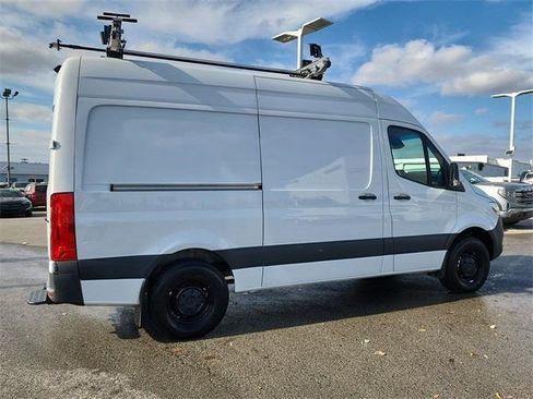 Used 2022 Mercedes-Benz Sprinter 2500 image 2