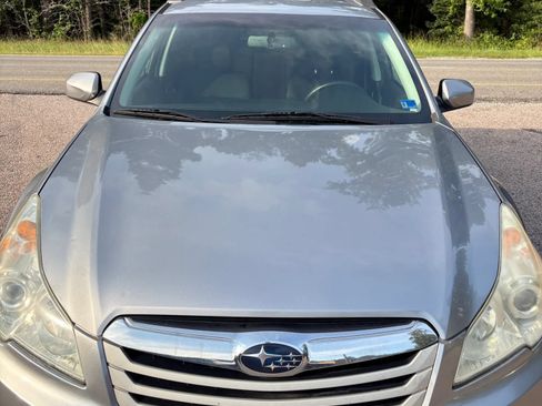 Used 2010 Subaru Outback 2.5i Premium AWD/4WD image 41