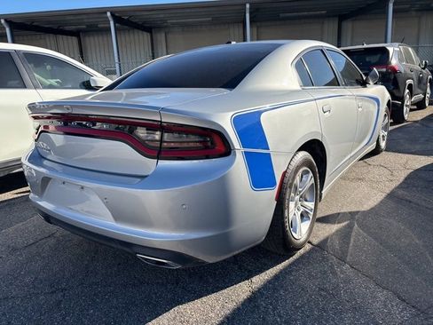 Used 2020 Dodge Charger SXT w/ Leather Interior Group image 5