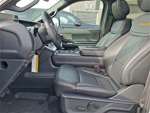 New 2026 Ford Expedition Tremor image 7