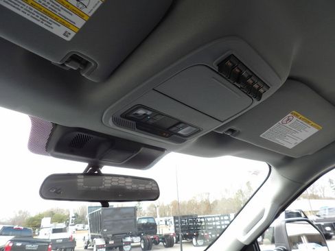 Used 2024 Ford F550 2WD Crew Cab Super Duty image 23