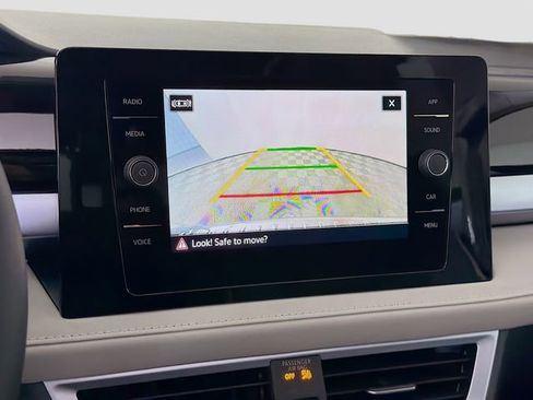 New 2026 Volkswagen Taos SE image 16