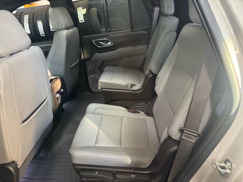 Used 2022 Chevrolet Tahoe LT w/ LT Signature Plus Package image 13