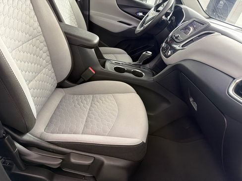 Used 2019 Chevrolet Equinox LS w/ LS Convenience Package FWD image 22