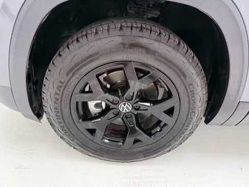 Used 2024 Volkswagen Atlas Peak Edition SE AWD/4WD image 7