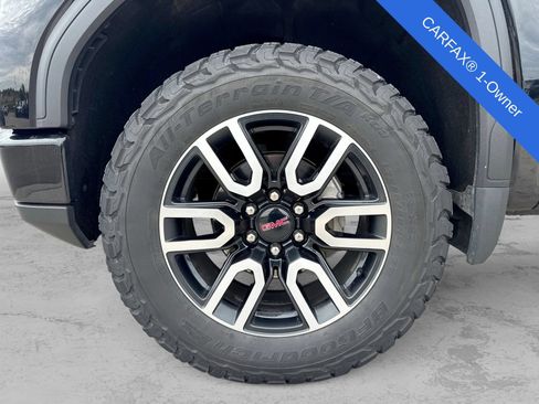 Used 2023 GMC Sierra 1500 AT4 w/ Technology Package AWD/4WD image 17