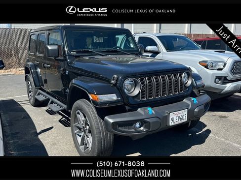 Used 2024 Jeep Wrangler Unlimited AWD/4WD image 1