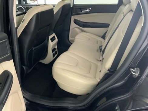 Used 2019 Ford Edge Titanium image 20