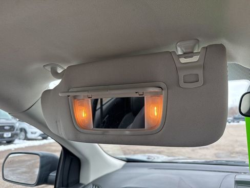 Used 2021 Ford Edge SE image 19