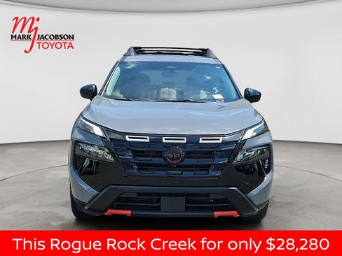 Used 2025 Nissan Rogue SV AWD/4WD image 3