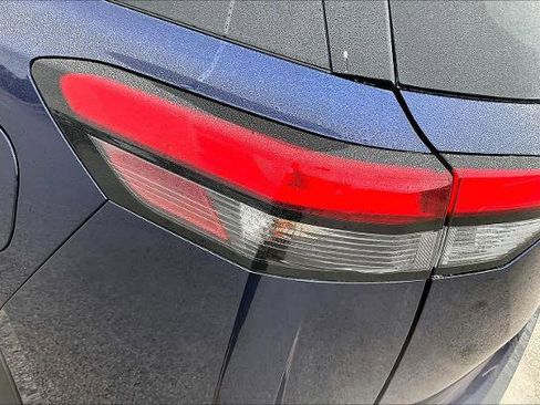 Certified 2022 Nissan Pathfinder SV image 28