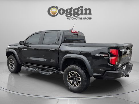 Used 2026 Chevrolet Colorado ZR2 w/ Technology Package AWD/4WD image 3