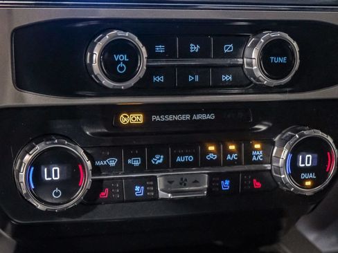 Used 2022 Ford F350 Lariat w/ Lariat Ultimate Package AWD/4WD image 27
