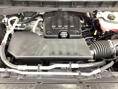 Used 2025 Chevrolet Silverado 1500 LT AWD/4WD image 35