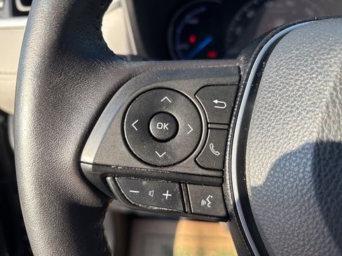 Used 2020 Toyota RAV4 Limited image 22