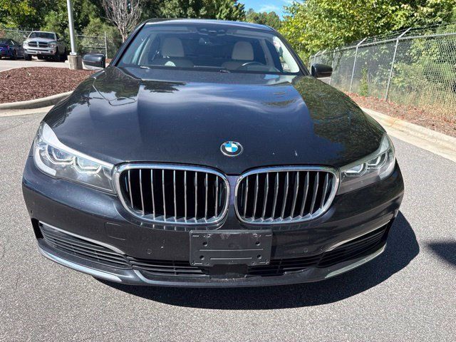Used 2018 BMW 740e xDrive AWD/4WD image 10