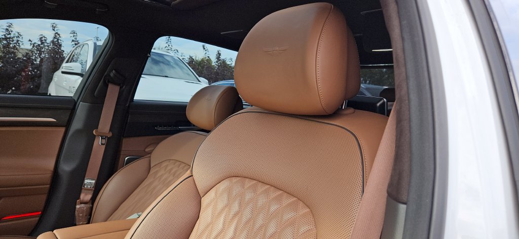 Used 2022 Genesis G90 5.0 Ultimate AWD/4WD image 43