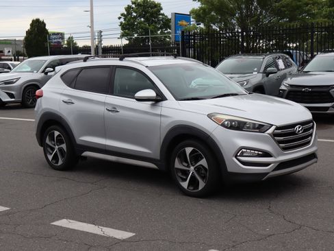 Used 2017 Hyundai Tucson Limited FWD image 2