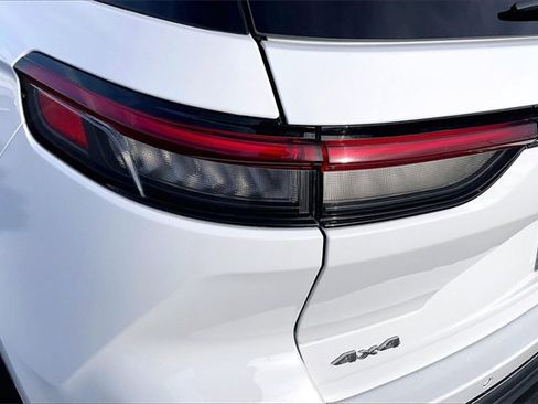 Used 2023 Jeep Grand Cherokee Limited image 32