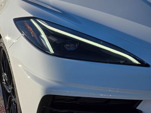 Used 2023 Chevrolet Corvette Stingray Preferred Conv w/ Z51 Performance Package image 8